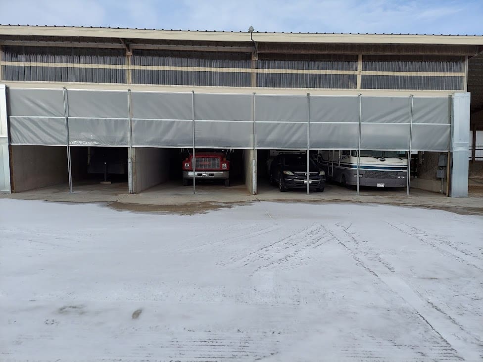 RV/Boat in indoor storage unit